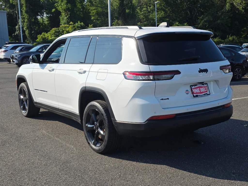 Used 2024 Bright White Clear Coat Jeep Altitude X image 13