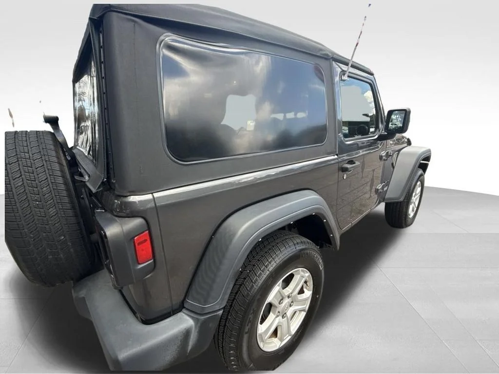 Used 2021 Gray Jeep Sport S image 5