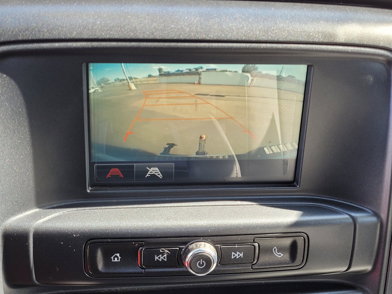Used 2017 Summit White GMC  image 20