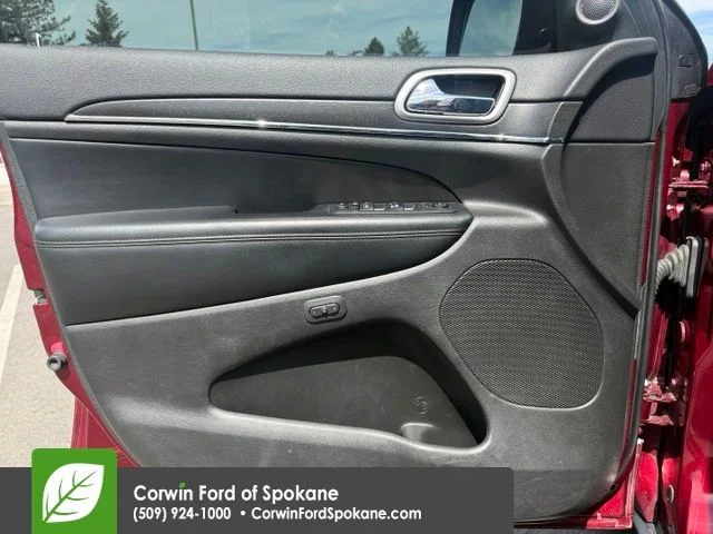 Used 2018 Velvet Red Pearlcoat Jeep Limited image 20