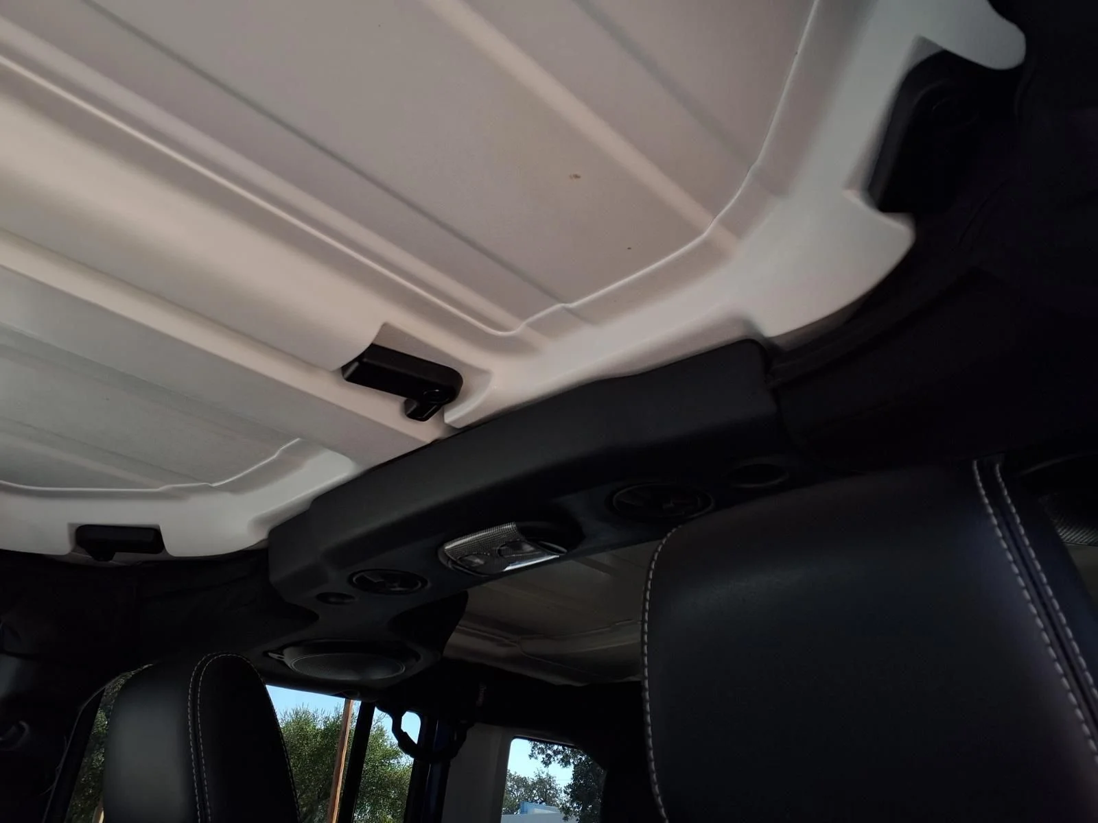 Used 2014 Blue Jeep Unlimited Sahara image 18