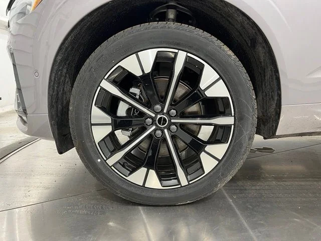 New 2026 Aurora Silver Volvo Plus image 20