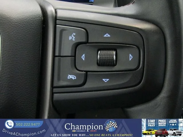 Used 2025 Summit White GMC AT4 image 39