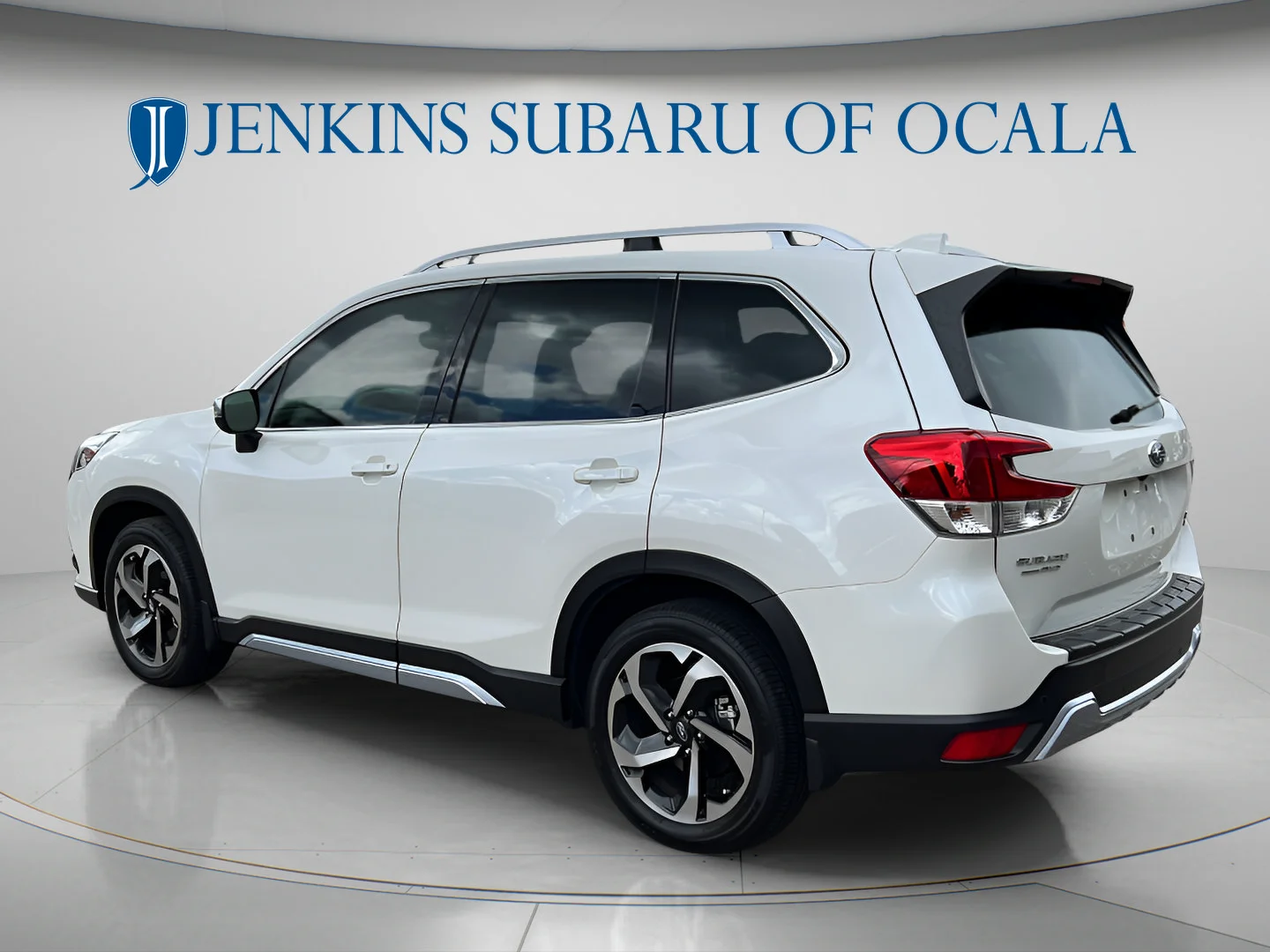 Used 2023 Crystal White Pearl Subaru Touring image 5