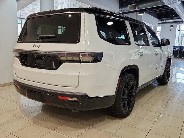 New 2026 Bright White Clear-Coat Exterior Paint Jeep Summit Obsidian image 4