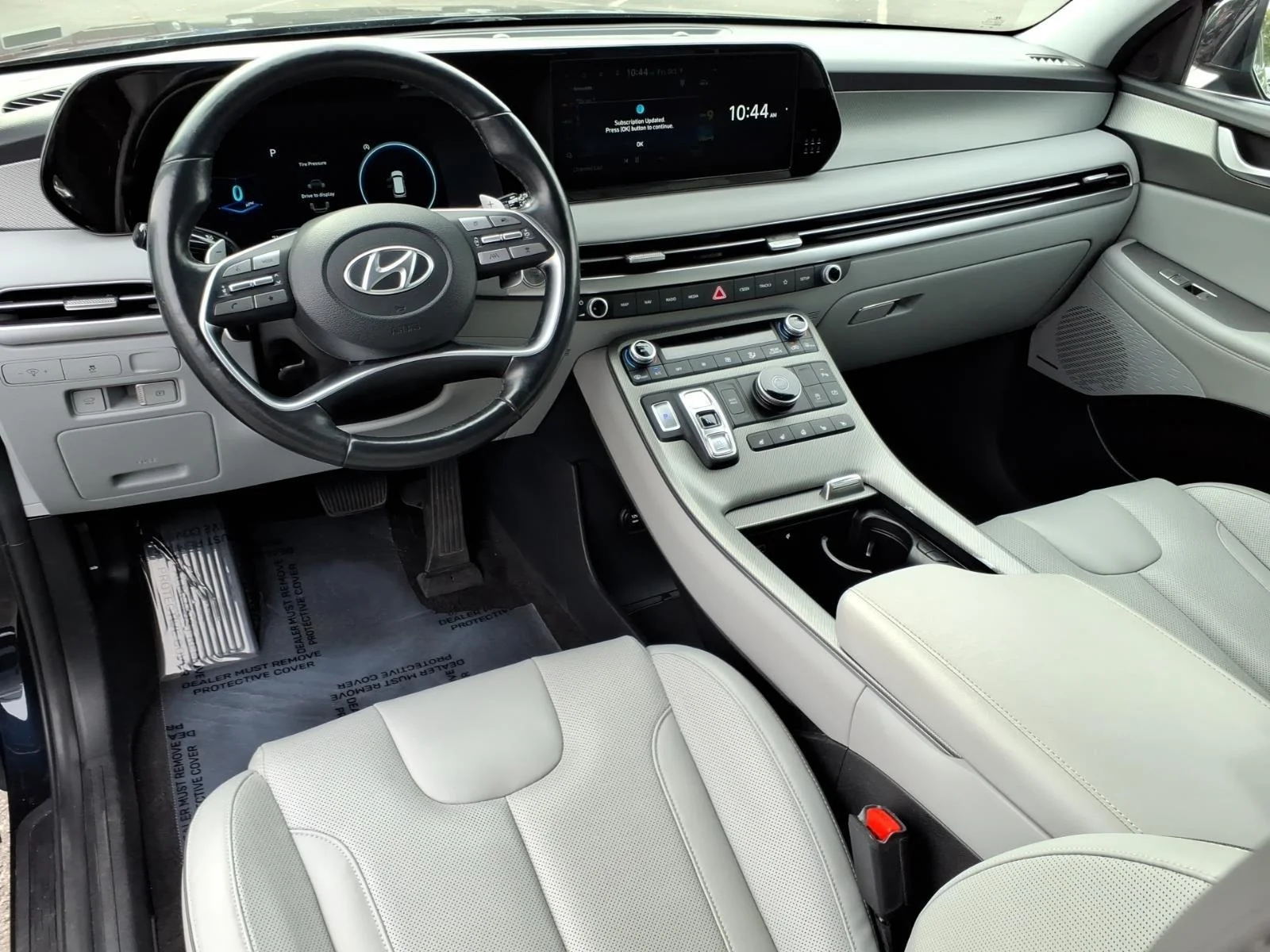 Used 2024 Moonlight Cloud Hyundai SEL 8P image 22