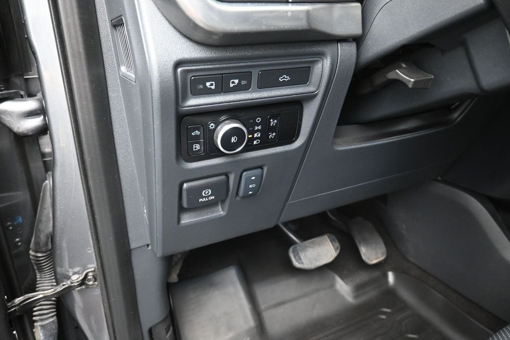 Used 2023 Gray Ford Lariat image 13