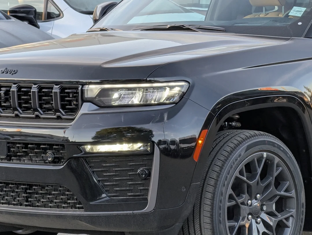 New 2026 Black Jeep Summit - - 4x4 - 324HP Turbo I4 - Adaptive Cruise Control - Blind Spot Monitor & More! image 10
