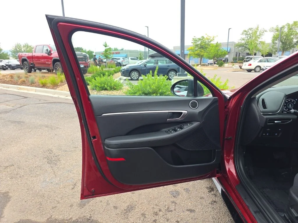 Used 2023 Red Hyundai SEL image 9