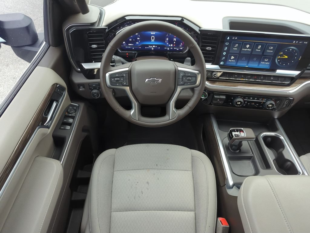 Used 2025 White Chevrolet RST image 14