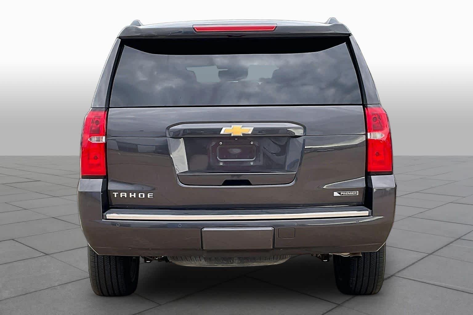 Used 2017 TUNGSTEN METALLIC Chevrolet Premier image 4