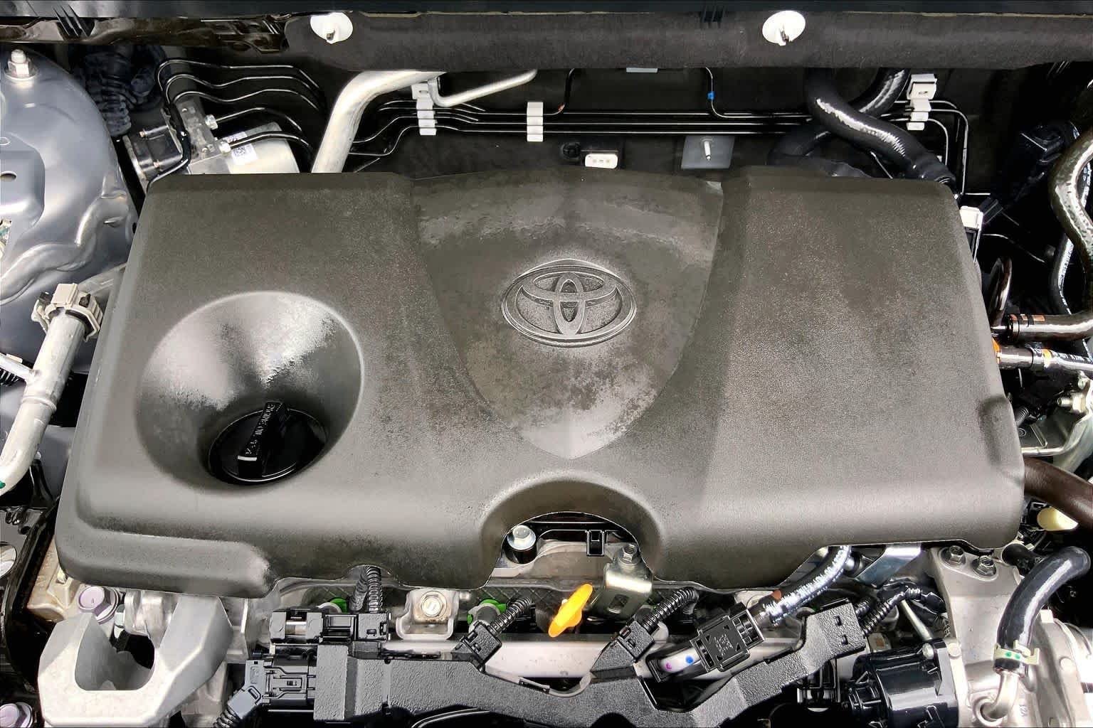 Used 2025 Silver Sky Metallic Toyota LE image 32