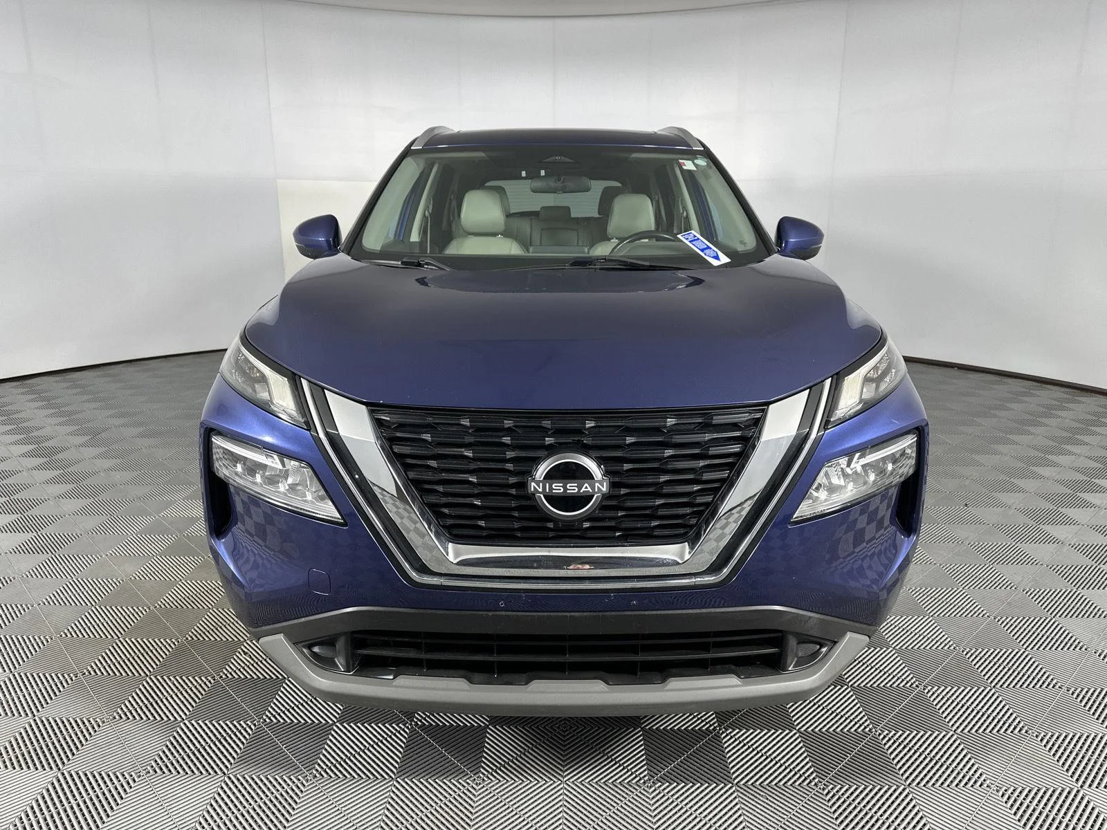 Used 2022 Caspian Blue Metallic Nissan SV image 2
