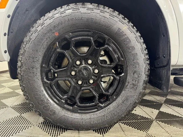 New 2026 Avalanche Ford XLT image 9