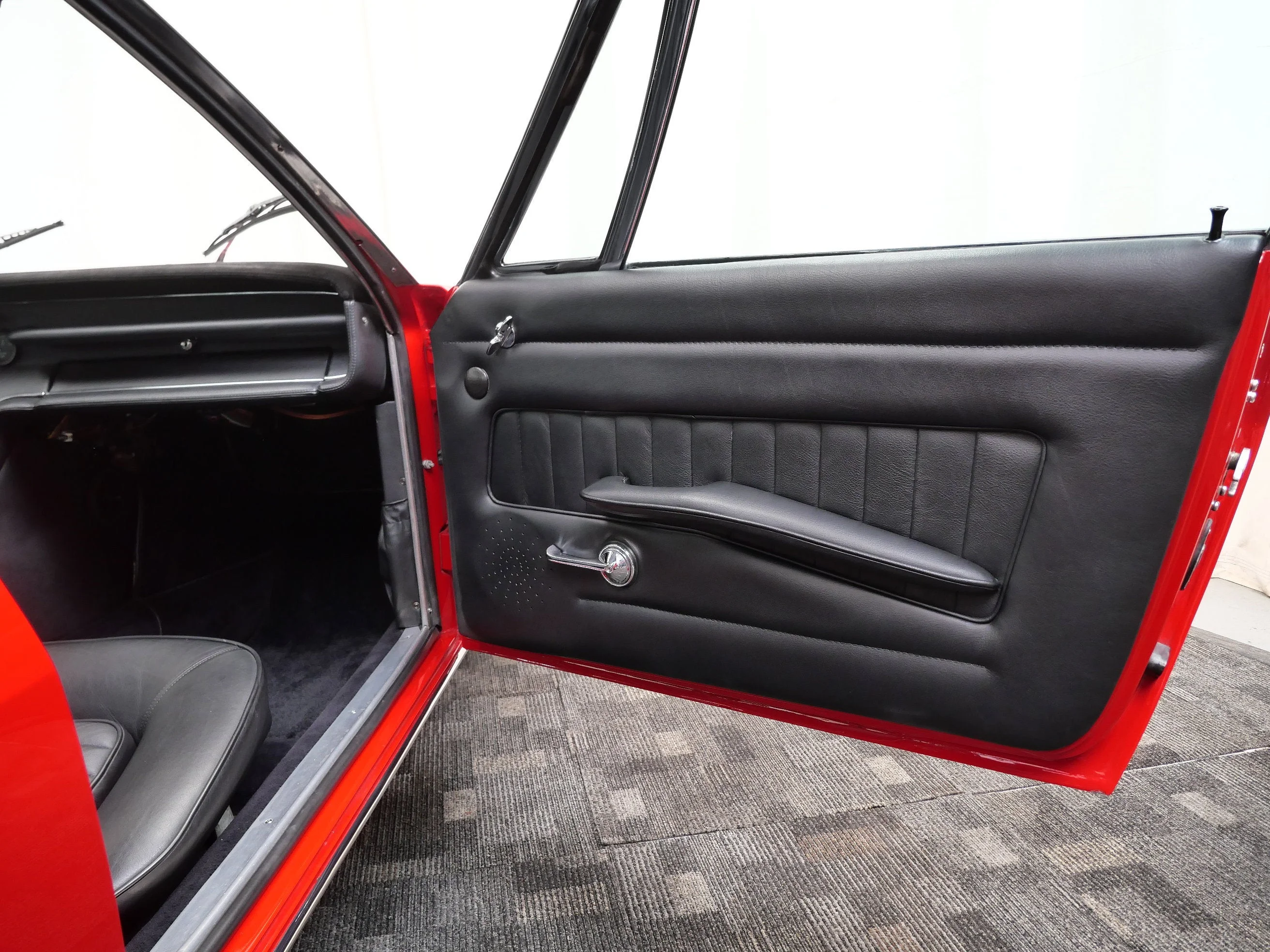 Used 1969 Red Maserati Base image 13
