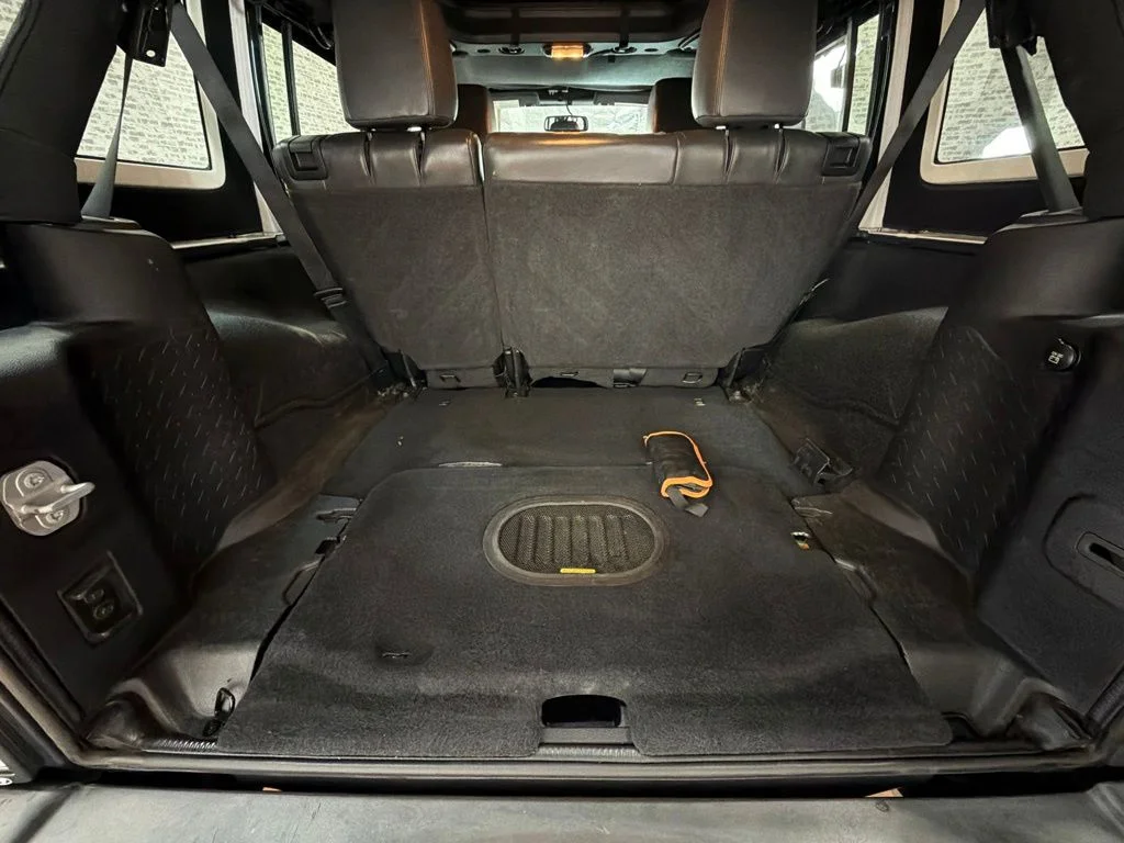 Used 2016 Rhino Clearcoat Jeep Unlimited Rubicon image 13