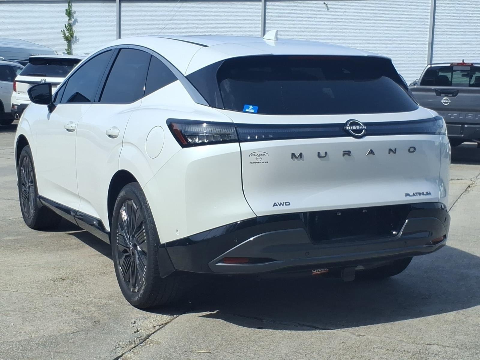 Used 2025 Everest White Pearl Tricoat Nissan Platinum image 9