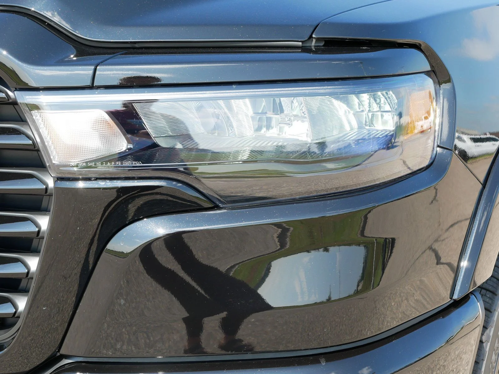 2026 RAM 1500 Laramie - Photo 9