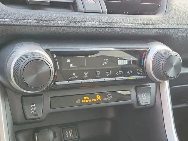 2024 Toyota RAV4 LE - Photo 26