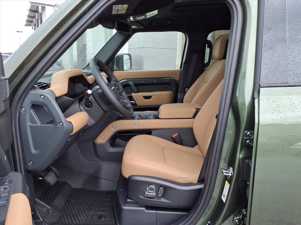 New 2026 Woolstone Green Metallic Land Rover X-Dynamic SE image 11