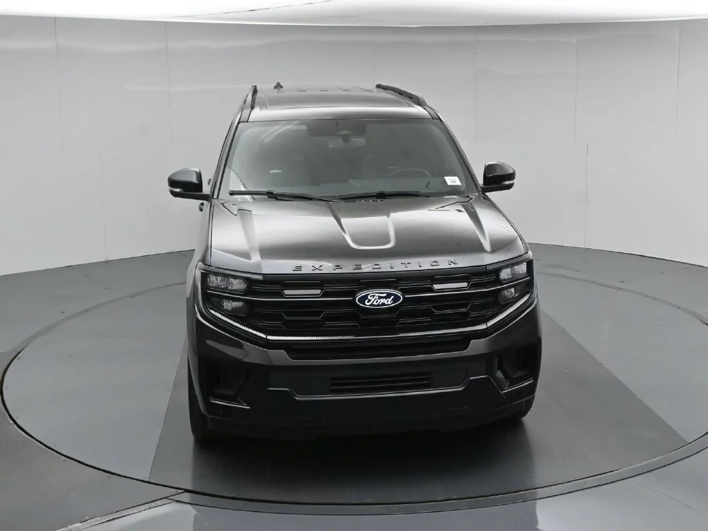 New 2027 Black Ford Platinum image 40