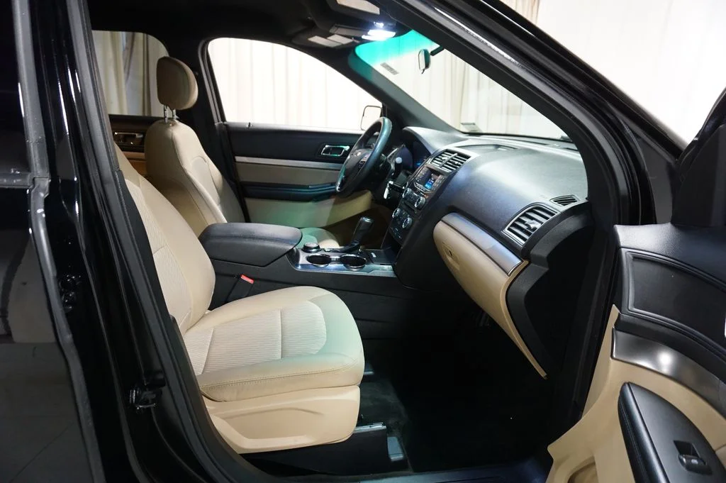 Used 2016 Shadow Black Ford Base image 36