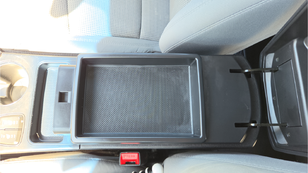 Used 2014 Black Hyundai GLS image 37