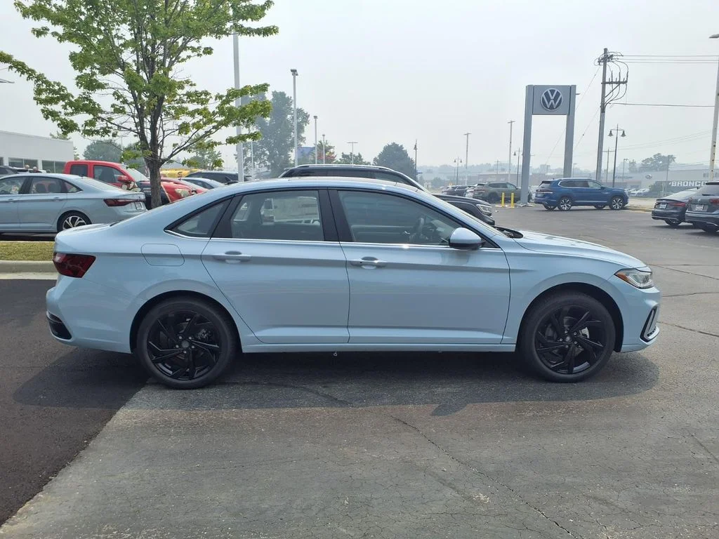New 2026 Monument Gray Volkswagen 1.5T SE image 3