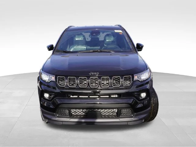 New 2026 Diamond Black Crystal Pearl-Coat Exterior Paint Jeep Limited image 8