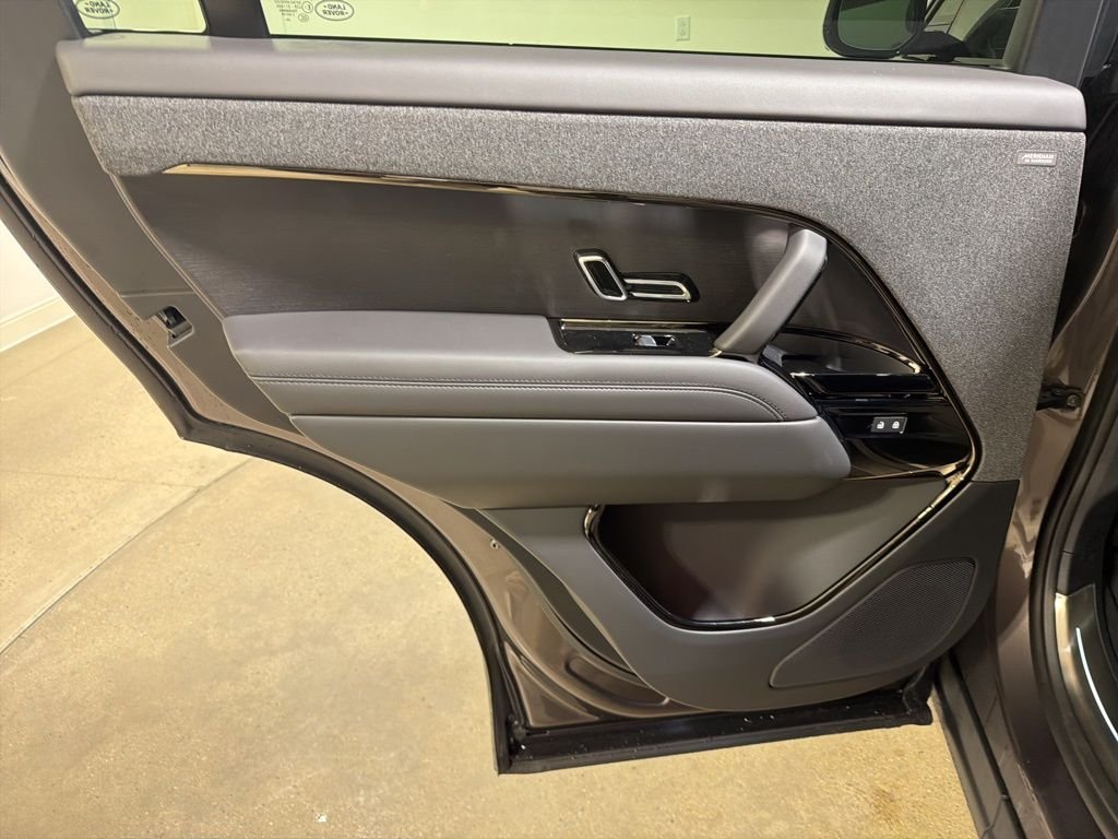 New 2026 Charente Grey Land Rover Dynamic SE image 20