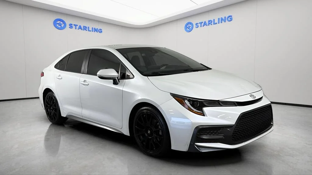 Used 2022 Off-white Toyota SE image 13