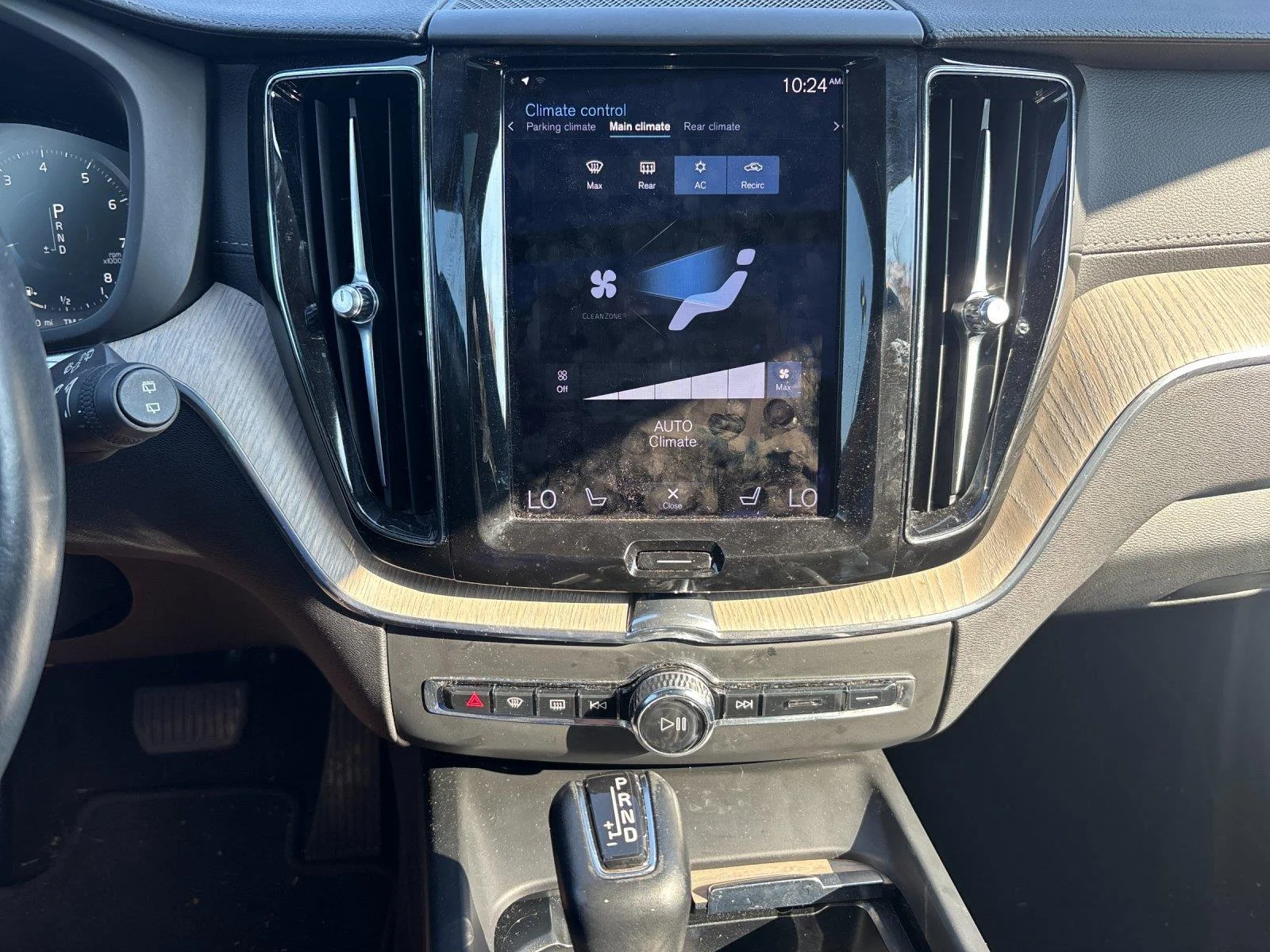 Used 2021 Onyx Black Metallic Volvo Inscription image 28