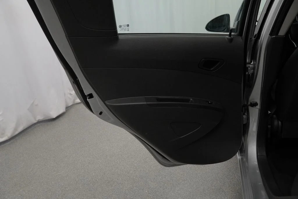 Used 2015 Silver Chevrolet 1LT image 40