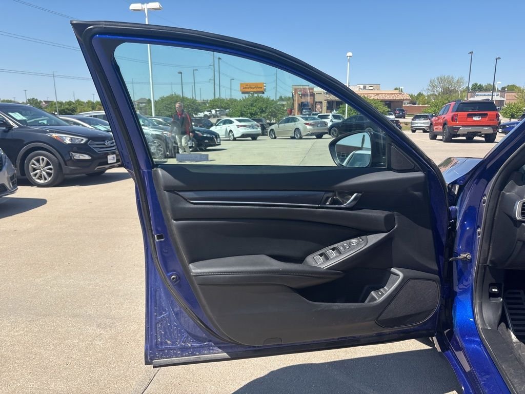 Certified Used 2022 Still Night Pearl Honda Sport image 9