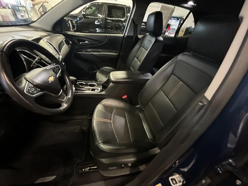 Used 2022 Blue Chevrolet Premier image 4