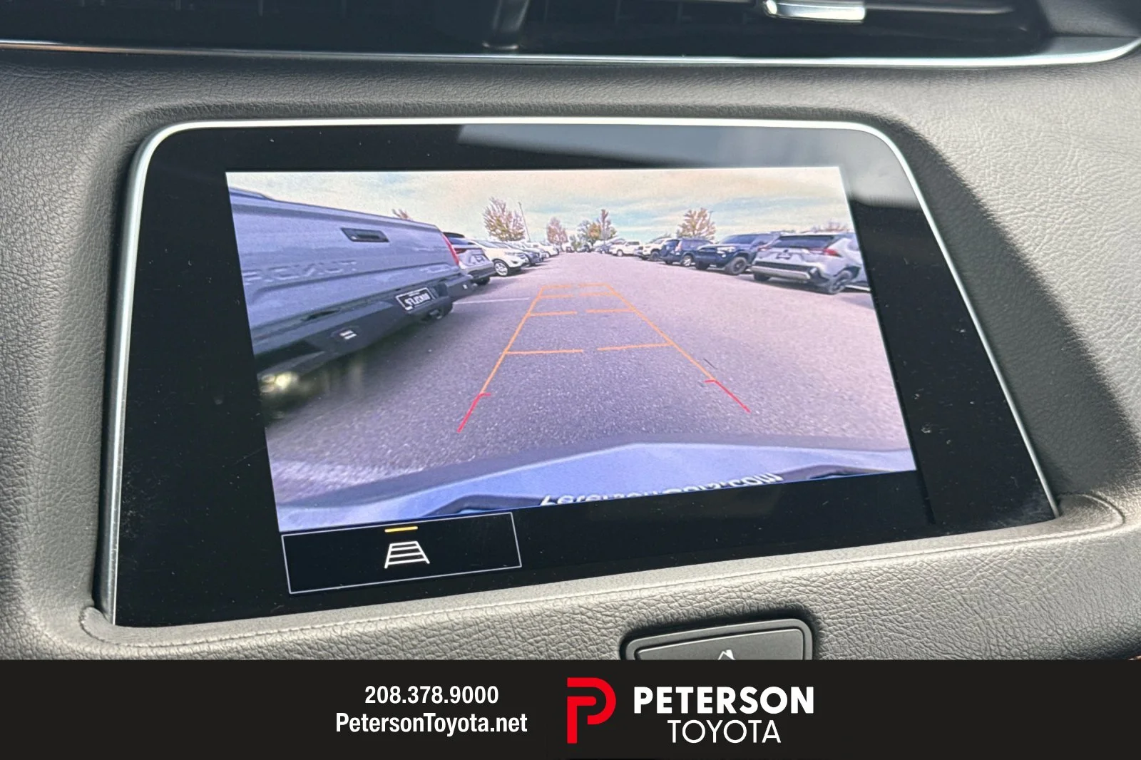 Used 2023  Cadillac Sport image 18