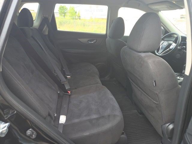 Used 2015 Super Black Nissan SV image 18