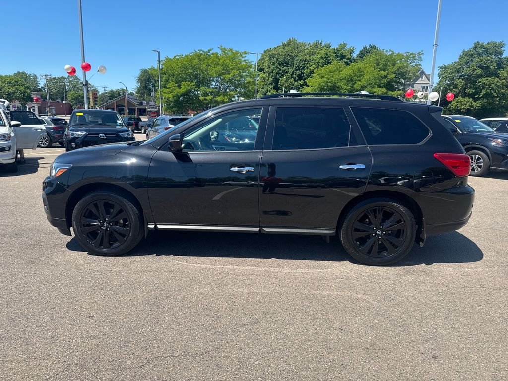 Used 2018 Black Nissan SL image 4