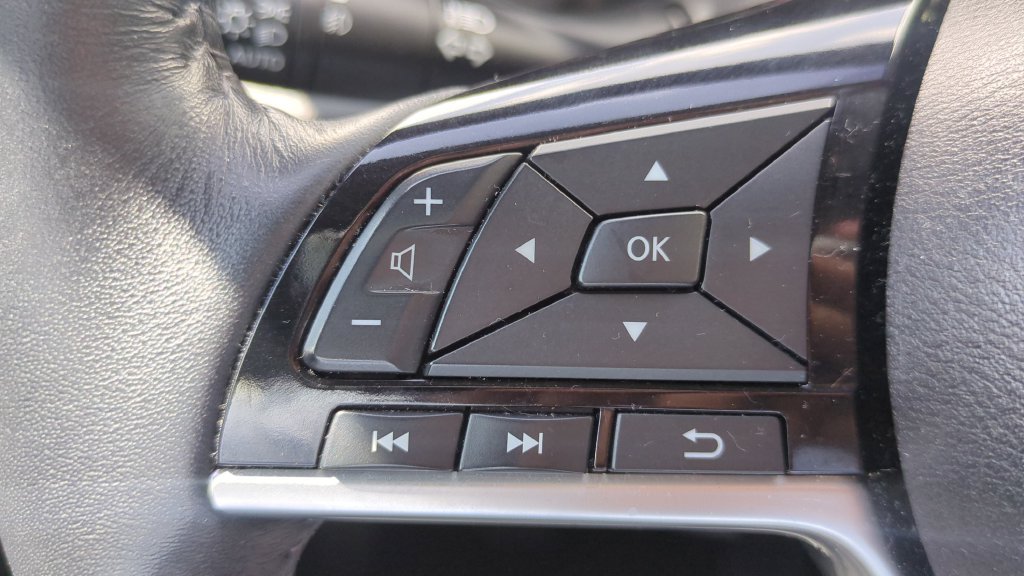 Used 2019 Blue Nissan 2.5 SL image 20
