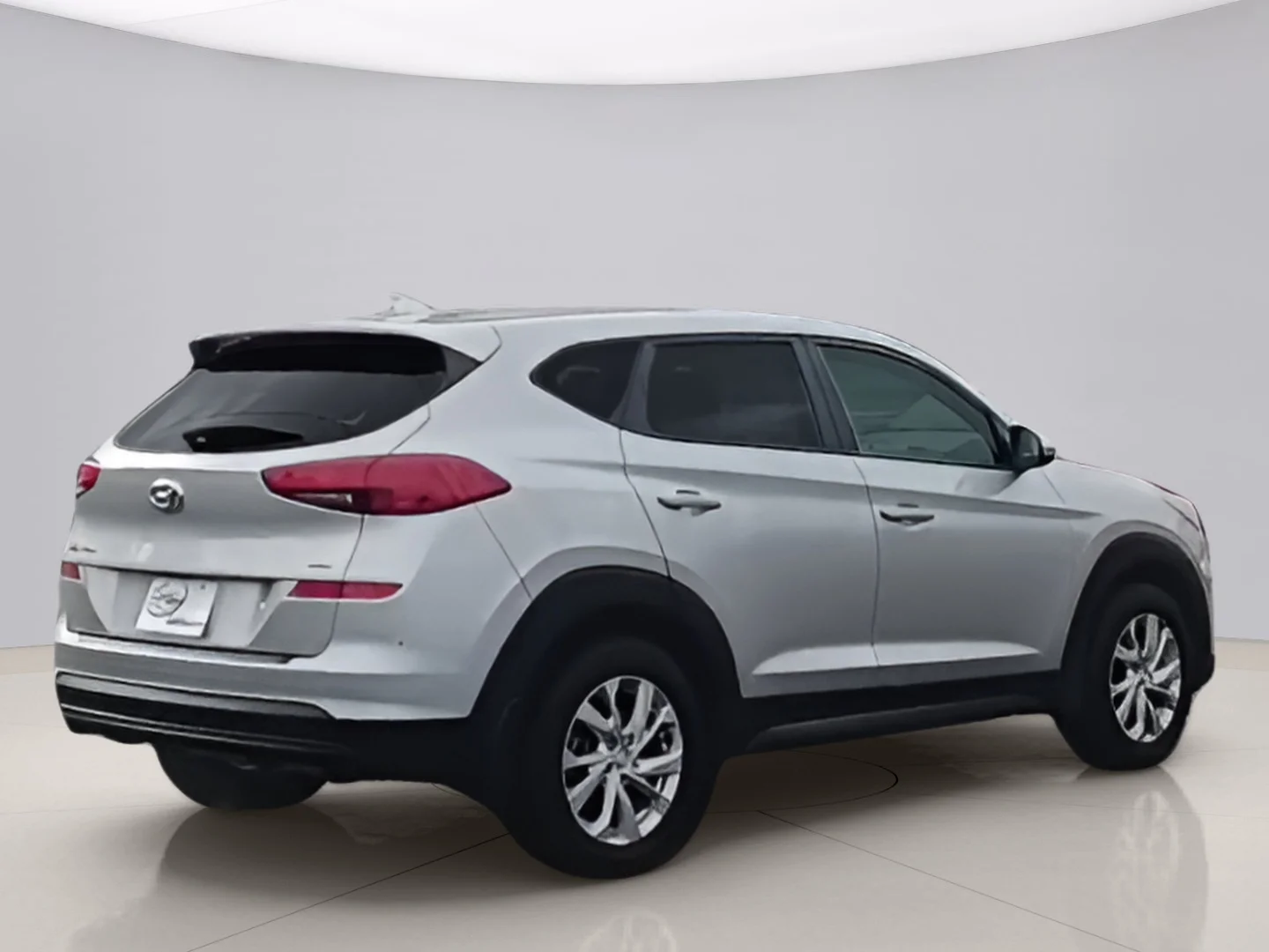 Used 2020 Silver Hyundai SE image 5