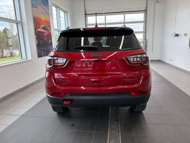 Used 2025 Red Jeep  image 4