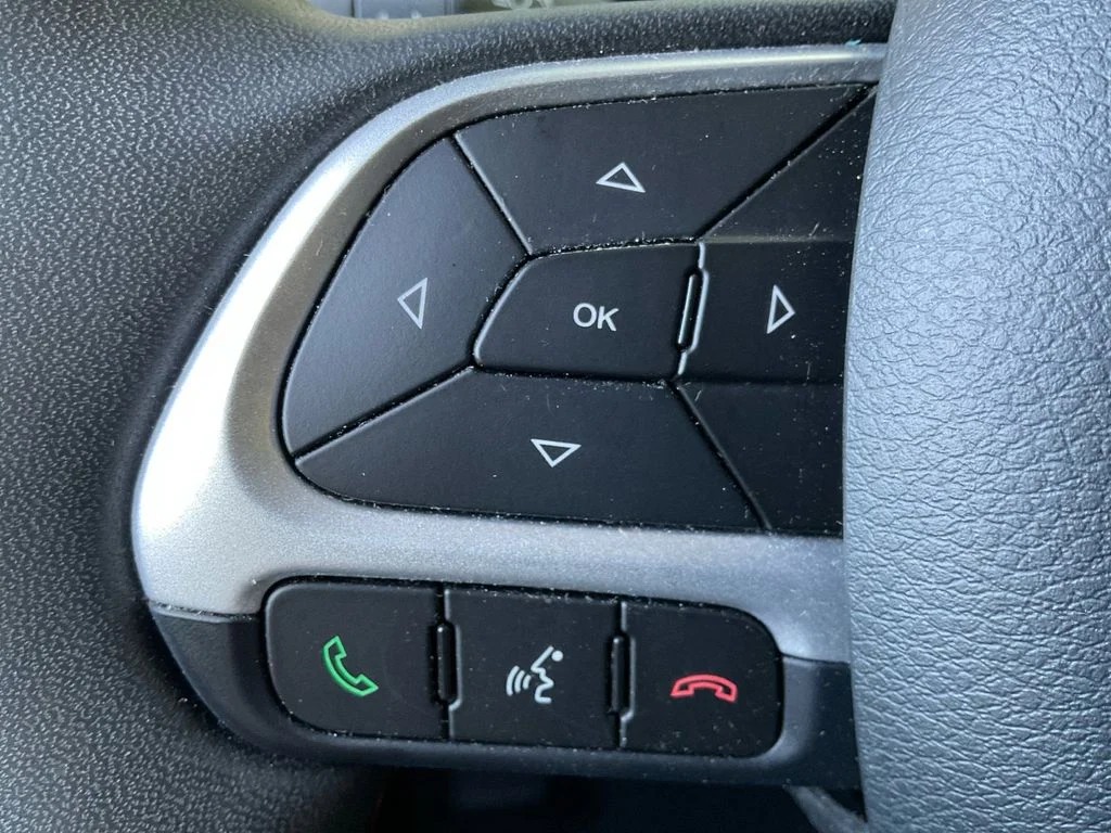 Used 2023 White Jeep Trailhawk image 32