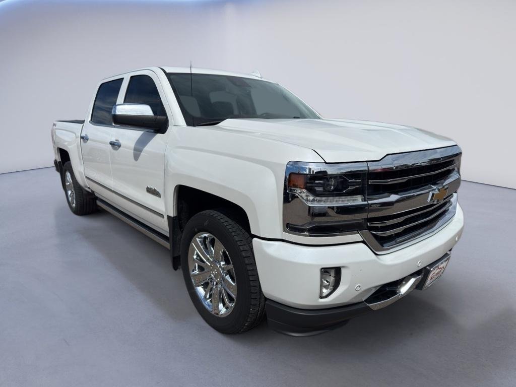Used 2017 Iridescent Pearl Tricoat Chevrolet High Country image 4
