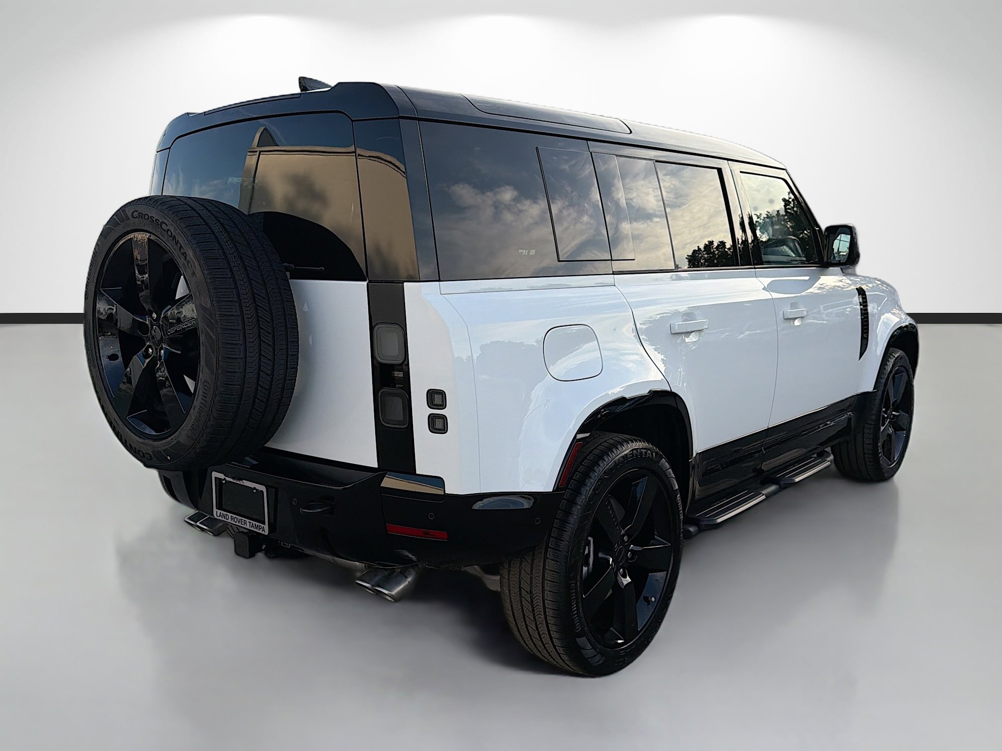 New 2026 Fuji White Land Rover X-Dynamic SE image 5