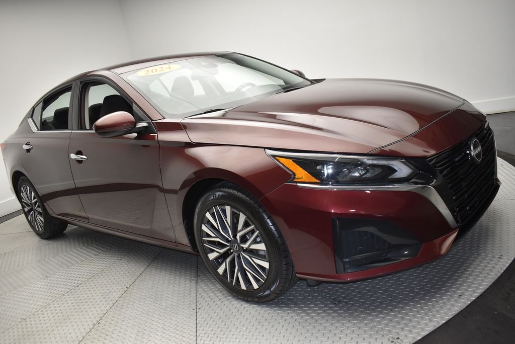 Used 2024  Nissan 2.5 SV image 3