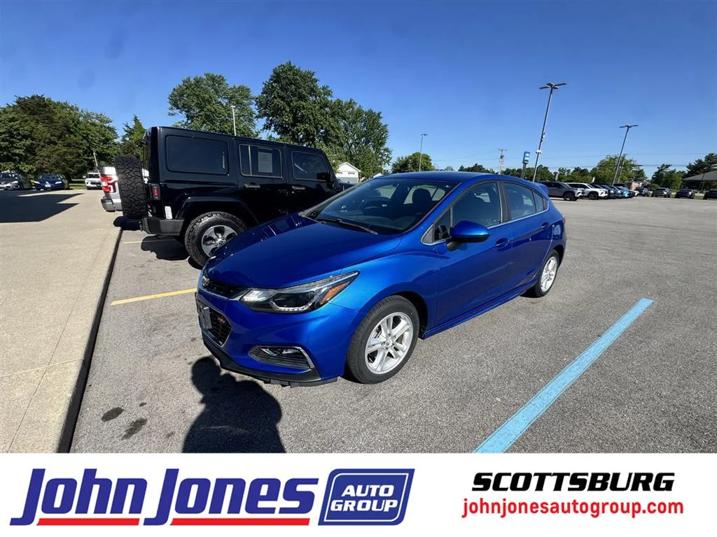 2017 Chevrolet Cruze LT Hatchback Manual's photo