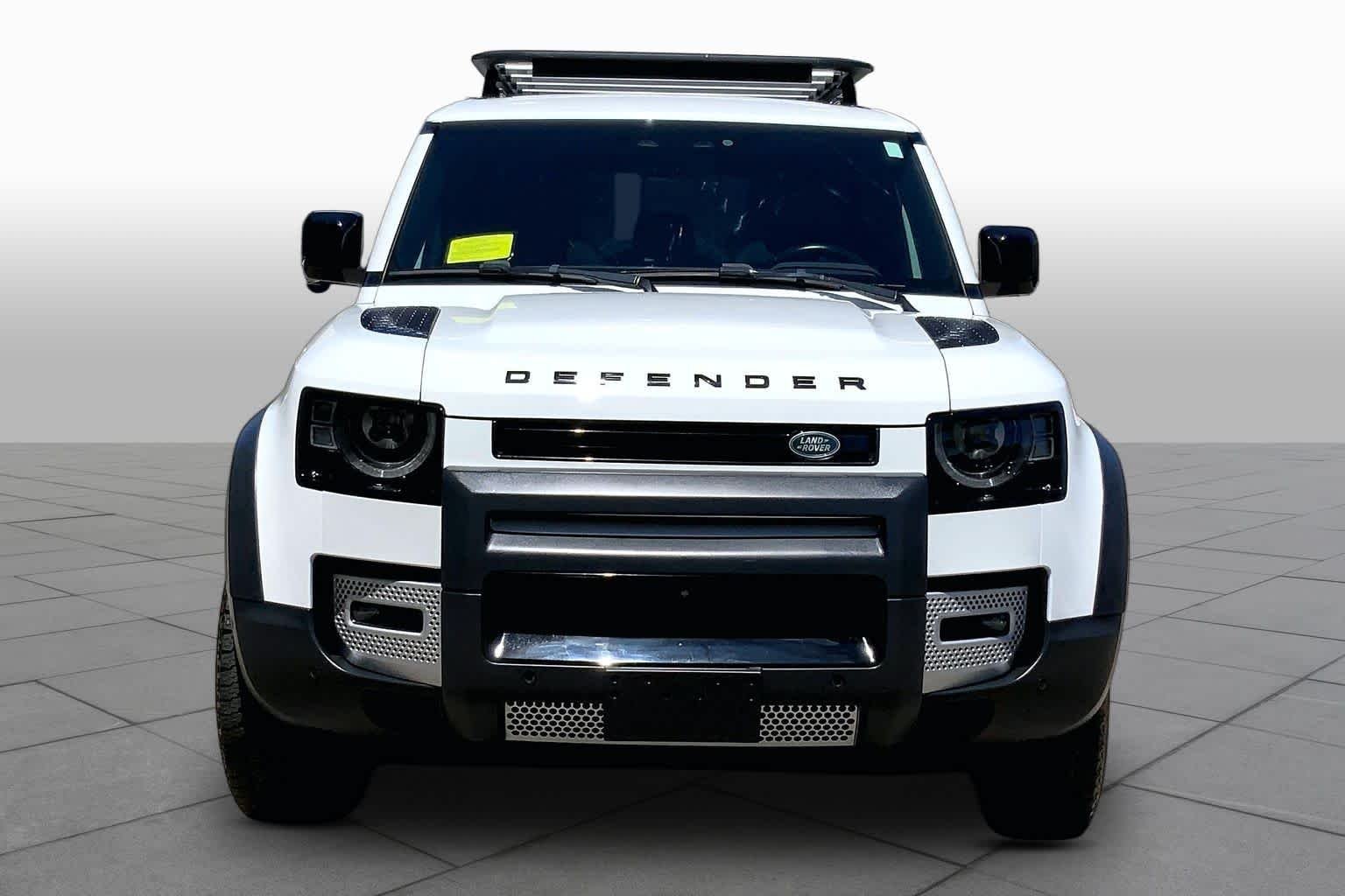 Used 2023 Fuji White Land Rover S image 4