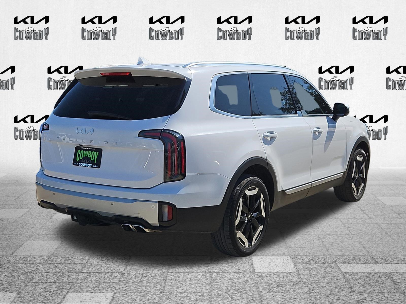 Certified Used 2024 Glacial White Pearl Kia EX image 7