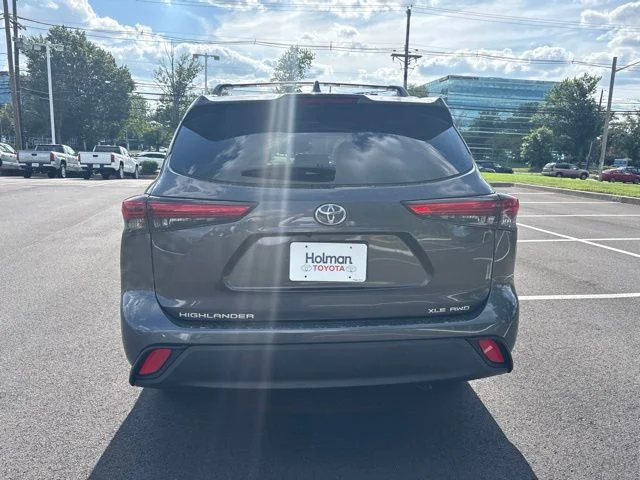 Used 2021 Gray Toyota XLE image 6