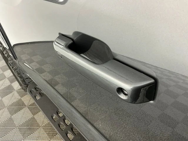 New 2027 Carbonized Gray Metallic Ford XLT image 13
